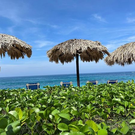 Manta Raya Hotel - Right On The Beach Cuatunalco Exterior foto