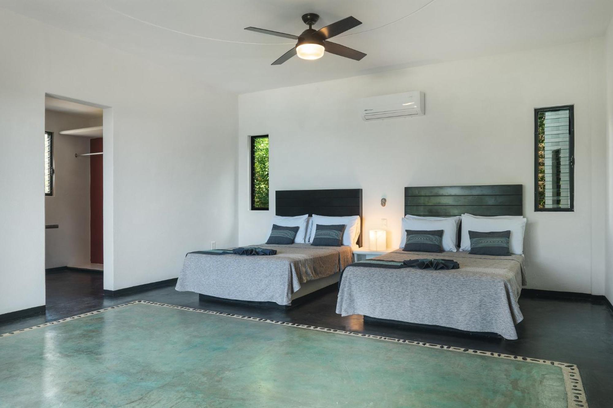 Manta Raya Hotel - Right On The Beach Cuatunalco Exterior foto