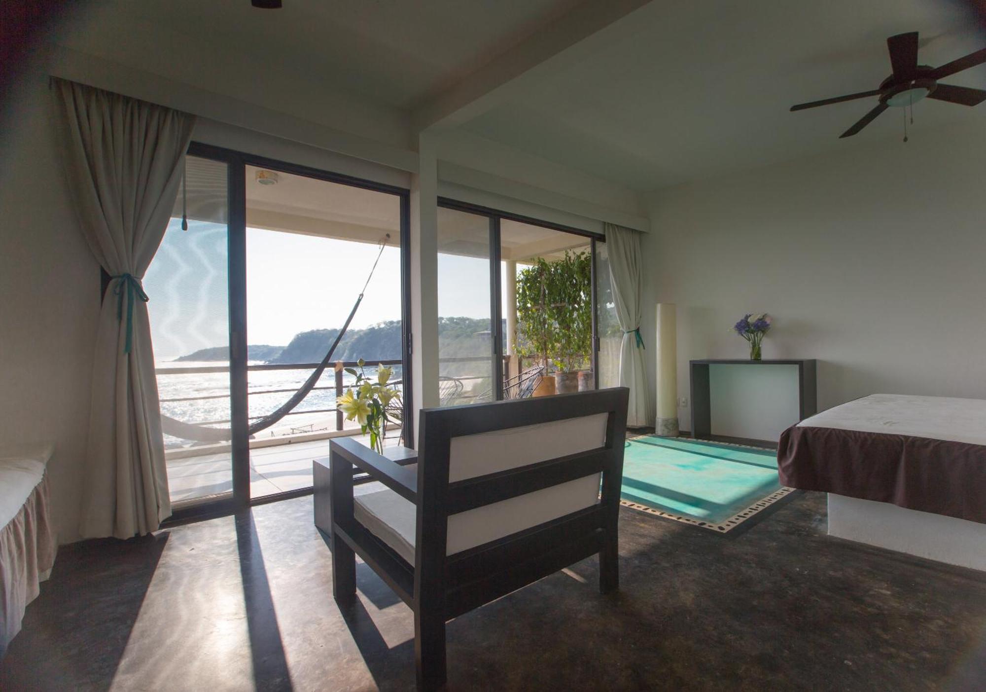 Manta Raya Hotel - Right On The Beach Cuatunalco Cameră foto