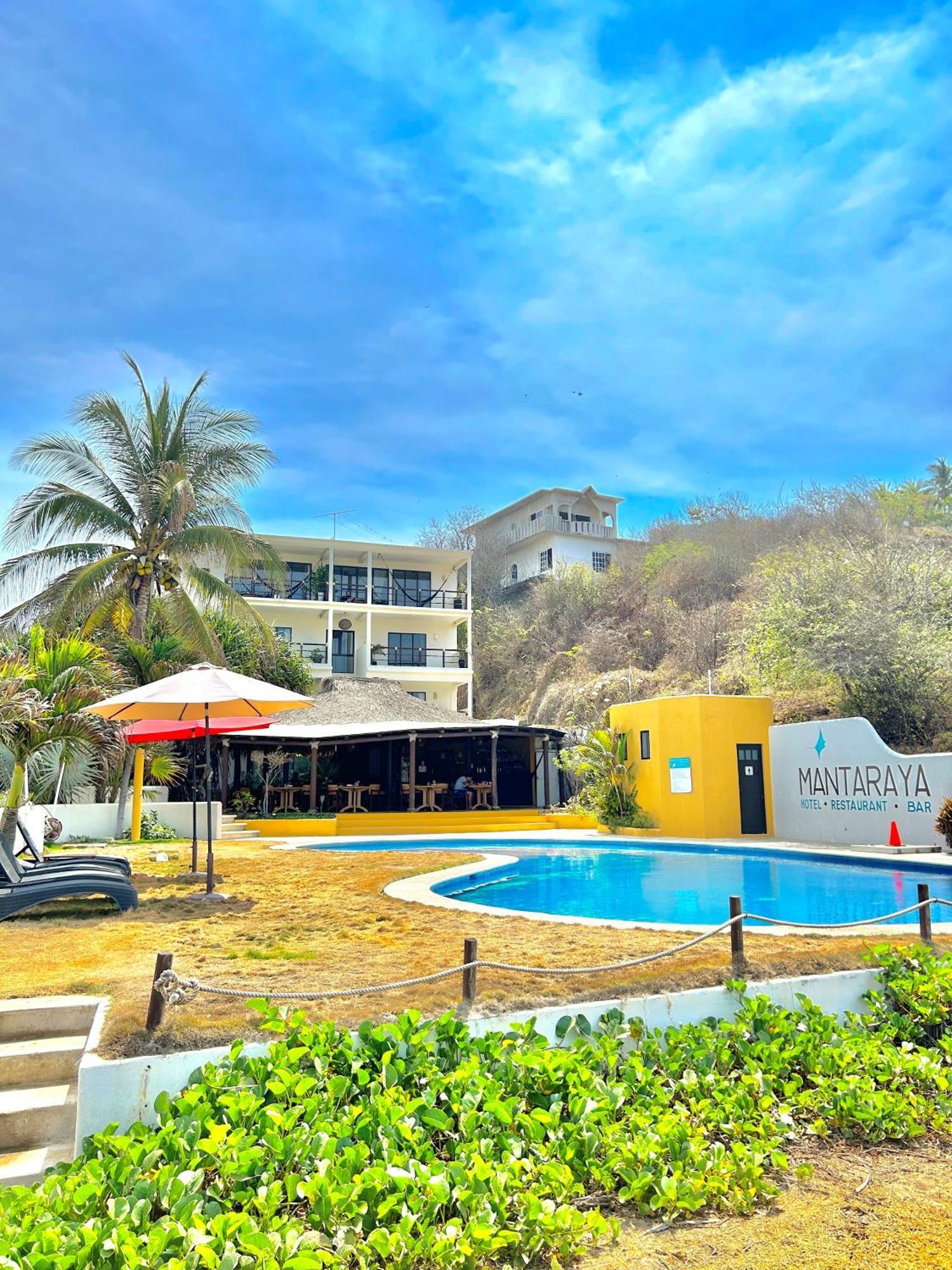 Manta Raya Hotel - Right On The Beach Cuatunalco Exterior foto