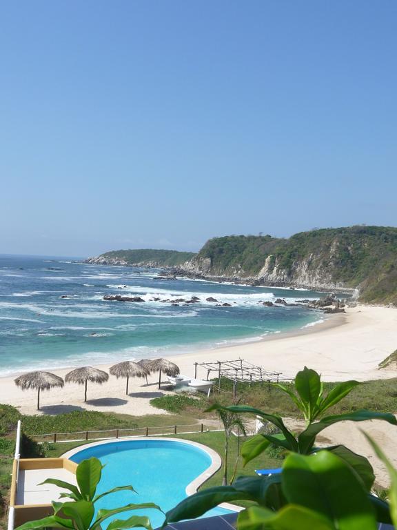 Manta Raya Hotel - Right On The Beach Cuatunalco Exterior foto