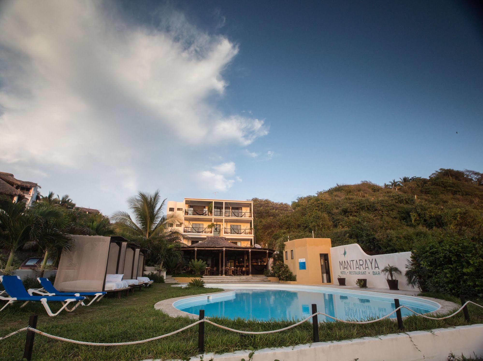 Manta Raya Hotel - Right On The Beach Cuatunalco Exterior foto